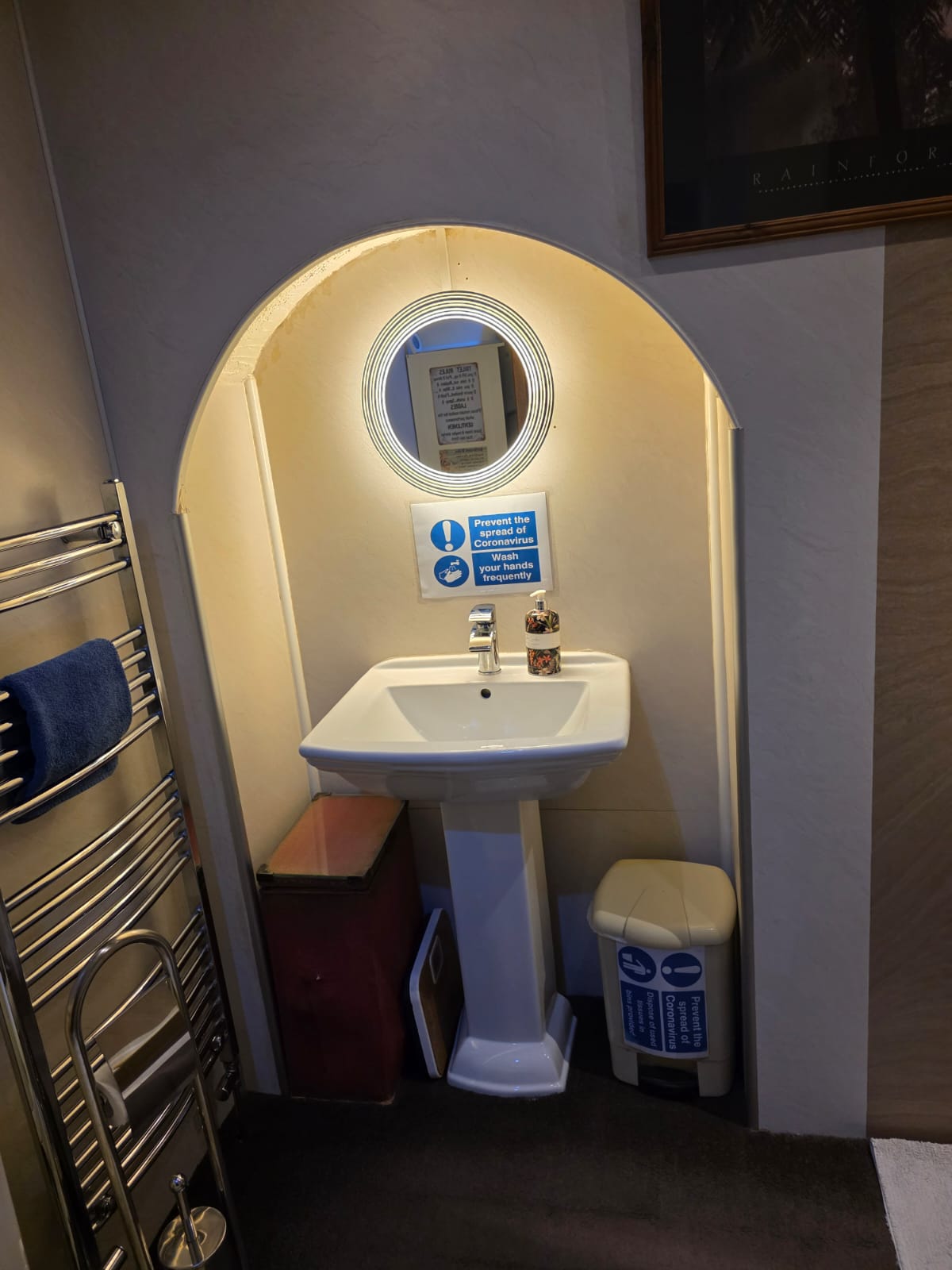 Shared Bathroom at Ye Sleeping House Bed and Breakfast in Haworth